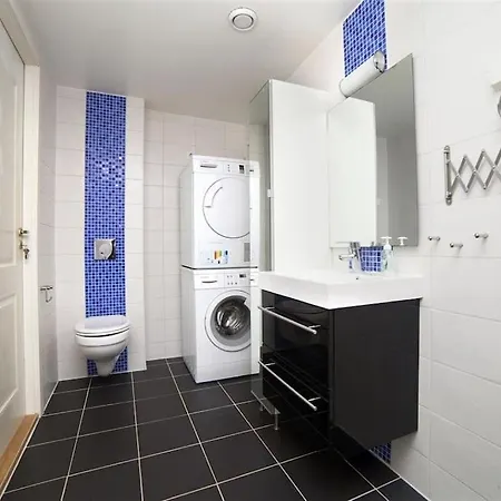 Spacious Waterfront With Free Parking - Upgraded 2024 Appartement