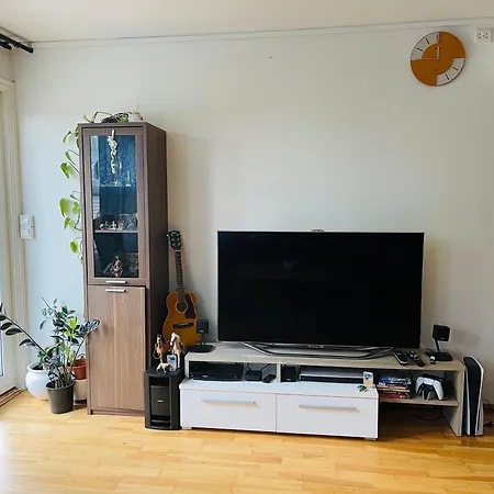 Spacious Waterfront With Free Parking - Upgraded 2024 Apartament *