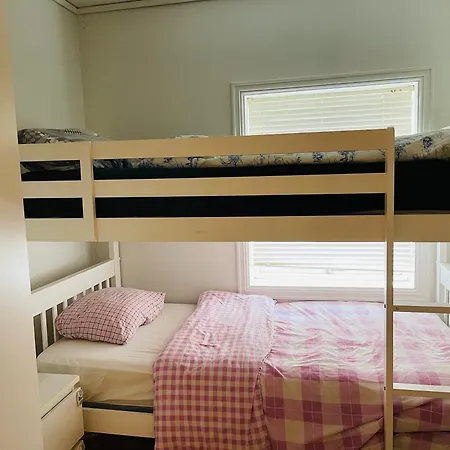 Spacious Waterfront With Free Parking - Upgraded 2024