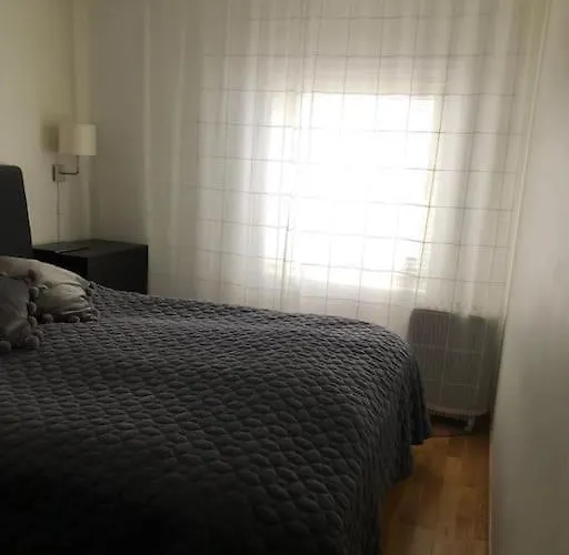 Spacious Waterfront With Free Parking - Upgraded 2024 Apartament *